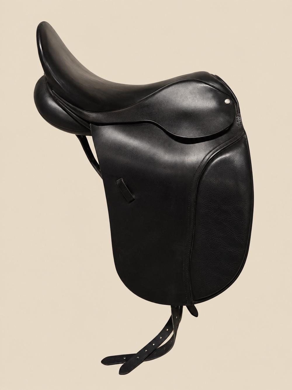 Berney Brothers Berney Brothers Dressage Saddle 17.5’’ — Excellent — Equi Consignment Ireland